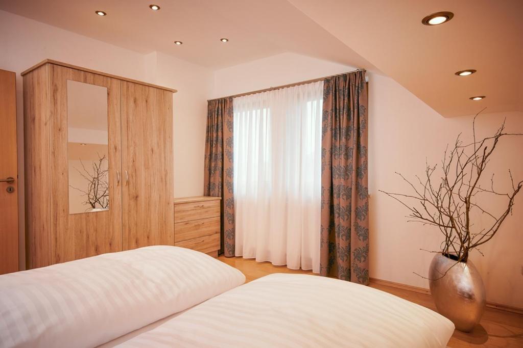 Hotel Seeblick & Ferienwohnung Bad Endorf Eksteriør billede